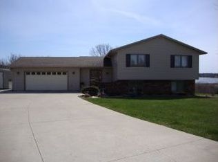 21948 Moccasin Rd, Albert Lea, MN 56007