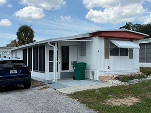 3rd image of 412 N Apopka Ave