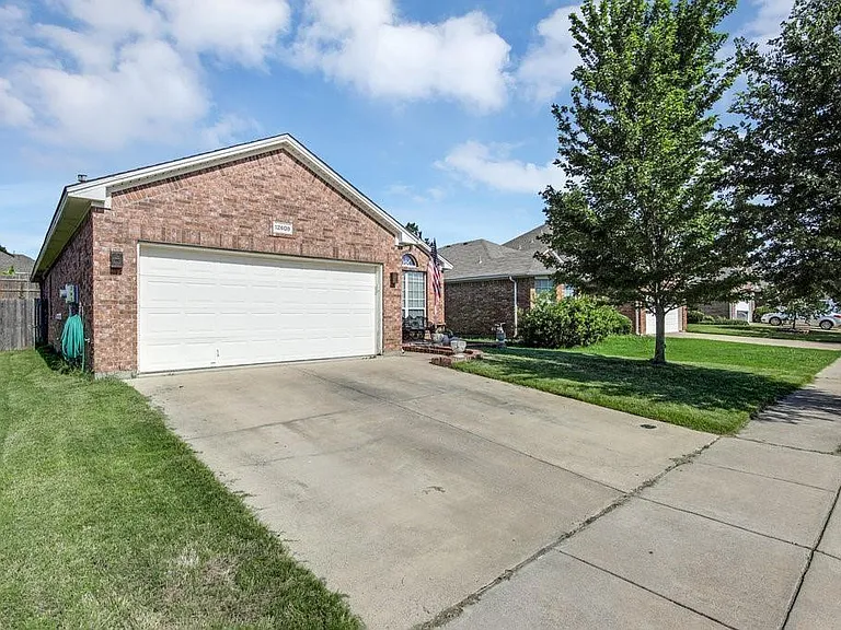 12608 Clarksburg Trl — Photo 2