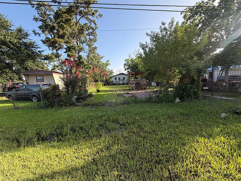 14005 Longview St — Photo 6