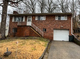 831 Daverton Rd, South Charleston, WV 25303