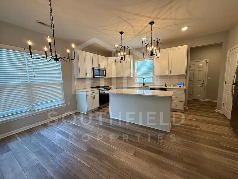 1521 Blair Ave — Photo 5