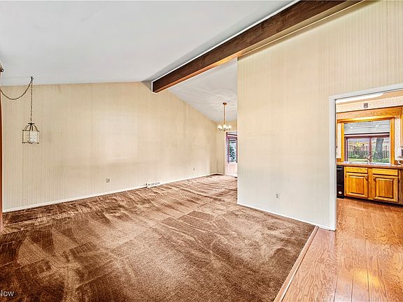 5th image of 1187 Golden Gate Blvd