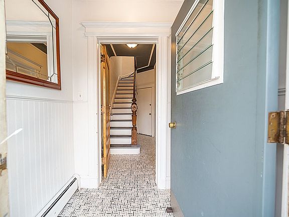 4th image of 64 Wright Ave