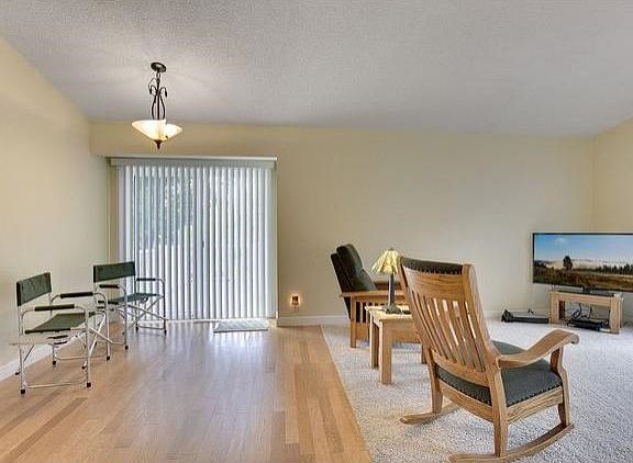 4th image of 148 Stacy Cir