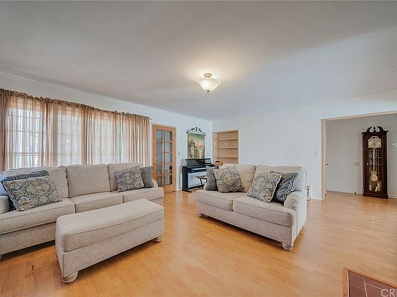 3rd image of 1787 W 35th St