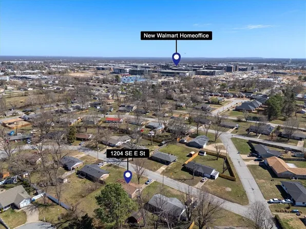 1204 SE East St, Bentonville, AR 72712