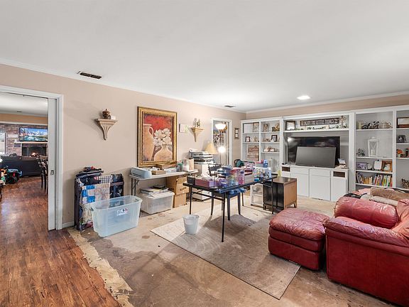 5th image of 2510 Wychelm Dr