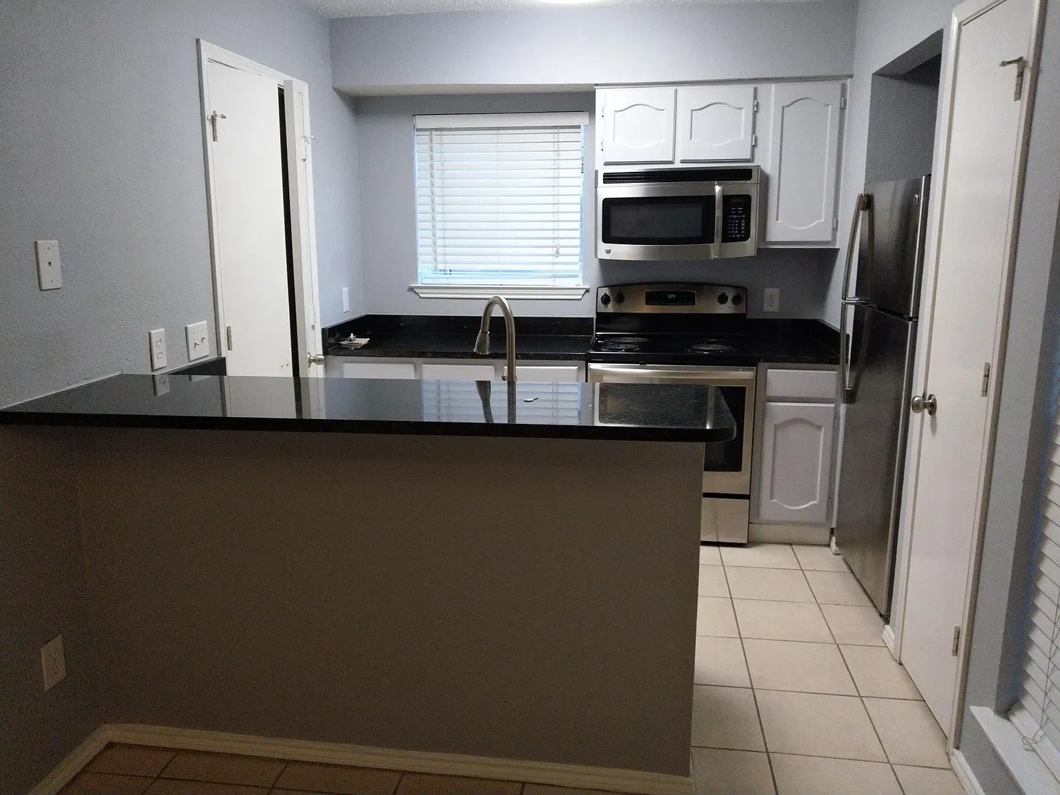 1426 Meadowood Village Drive — Photo 1