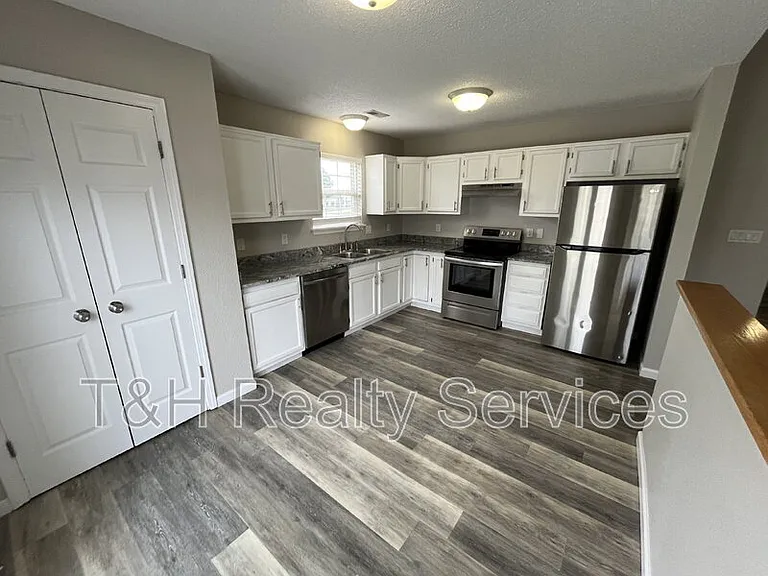 10341 Whitewater Ln — Photo 6