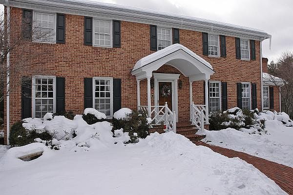 1st image of 106 Ivy Ln