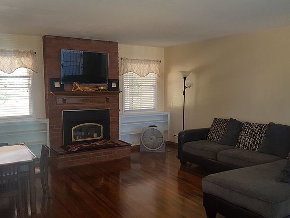 3rd image of 3863 Massachusetts Ave