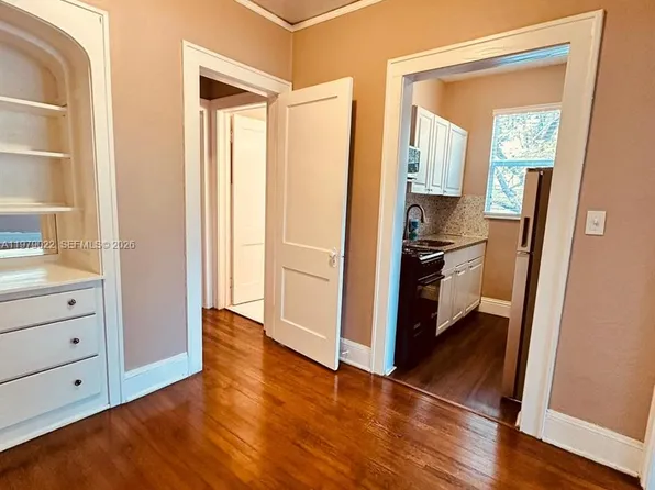 344 Mendoza Ave APT 8, Miami, FL 33134