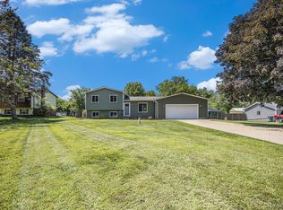 2213 Landmark Dr, Lapeer, MI 48446