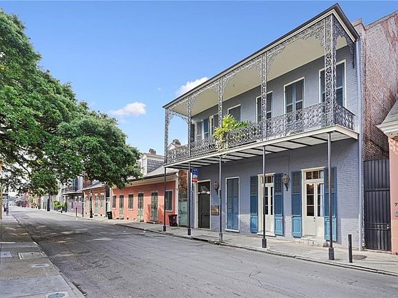 2nd image of 718 Barracks St APT 1