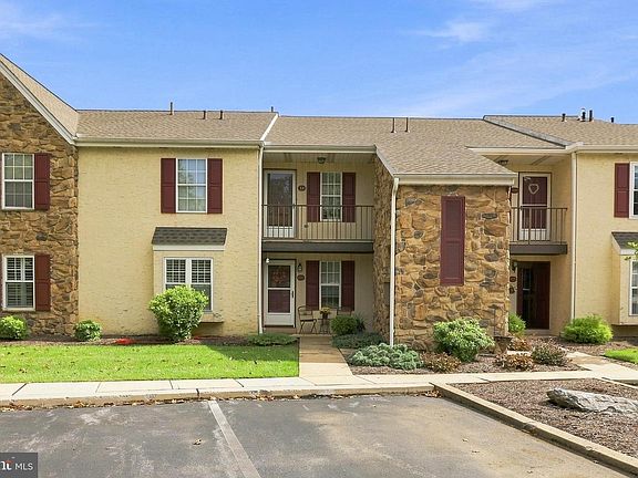 2nd image of 199 Oak Knoll Cir