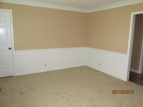 4th image of 1211 Houston Dr