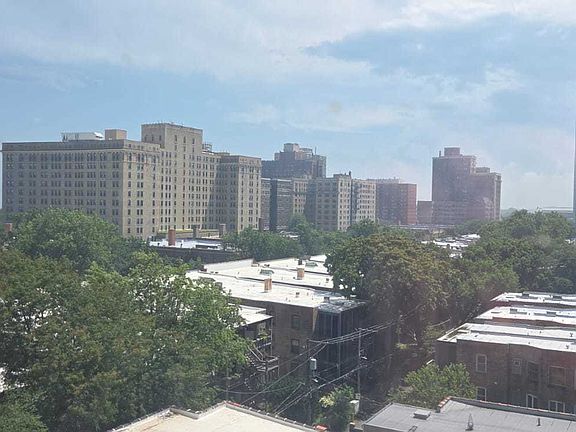 5th image of 5401 S Hyde Park Blvd APT 903