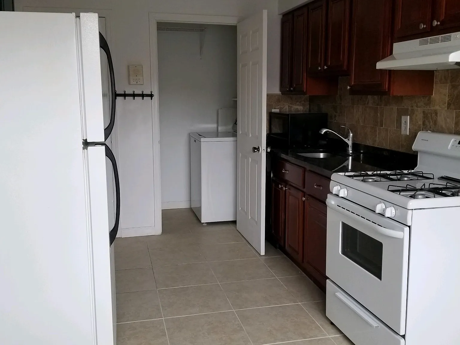 2 bed, $2,450 — Photo 4