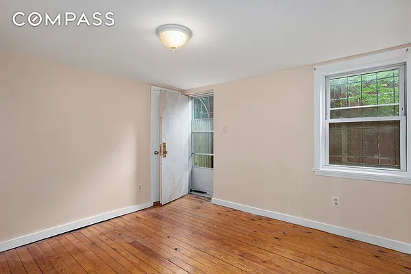 Rented by Compass | media 21