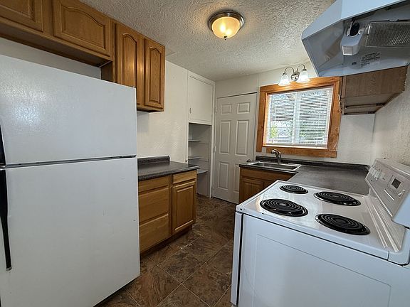 5th image of 532 NE Belknap St