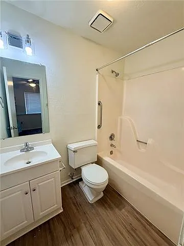 2316 Harvard Ave #105 — Photo 11