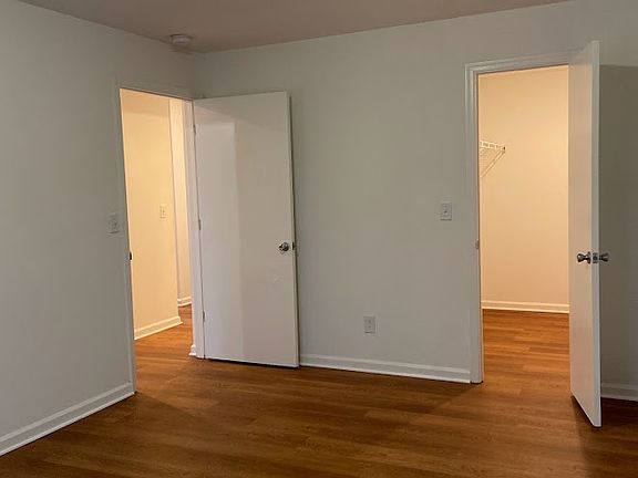 4th image of 408 Acorn Grove Ln #F