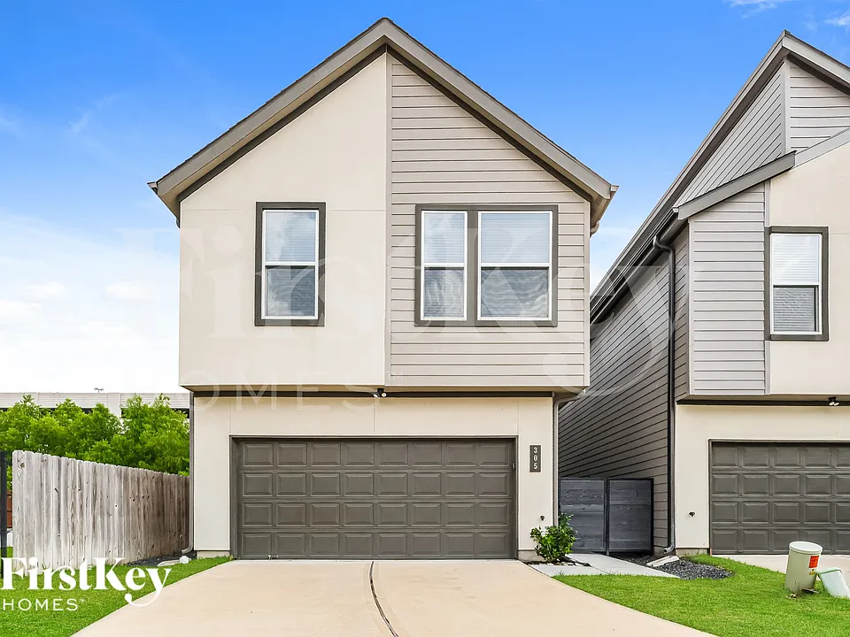 305 N Centro Cir