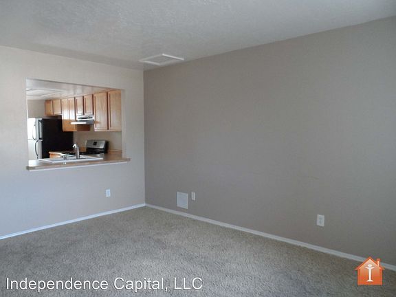 2nd image of 88 Parque De Oeste Dr APT B
