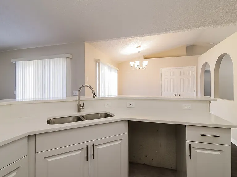 266 Regal Downs Cir — Photo 7