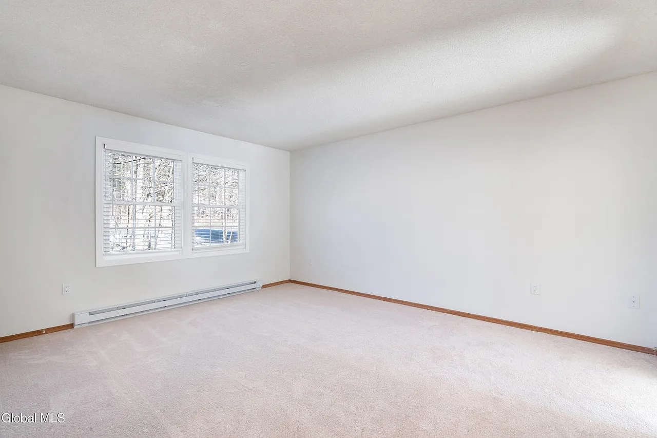 3 bed, 1232 sqft, $2,250 — Photo 4