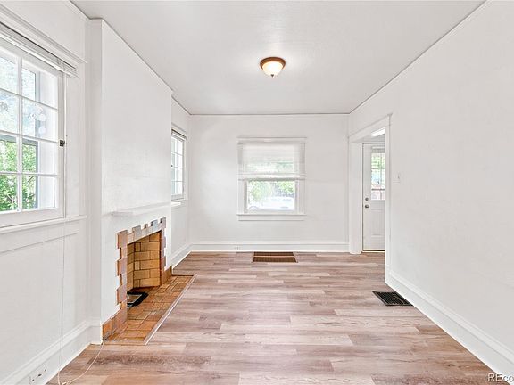 4th image of 1100 S Josephine Street
