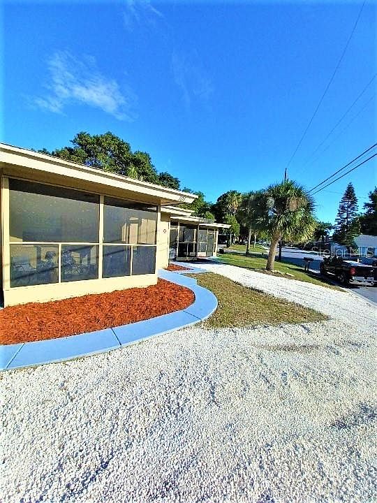 1st image of 101 S Evergreen Ave #101