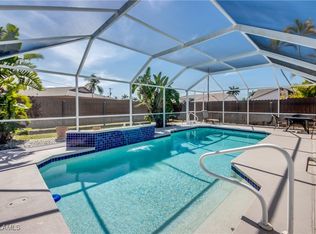 627 SE 20th Pl, Cape Coral, FL 33990