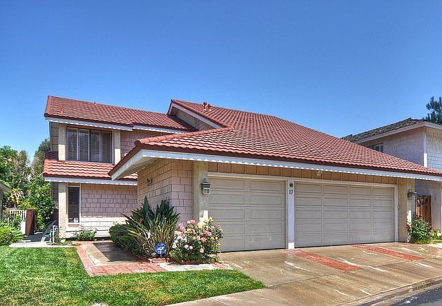 Cul de sac location with 3 car garage