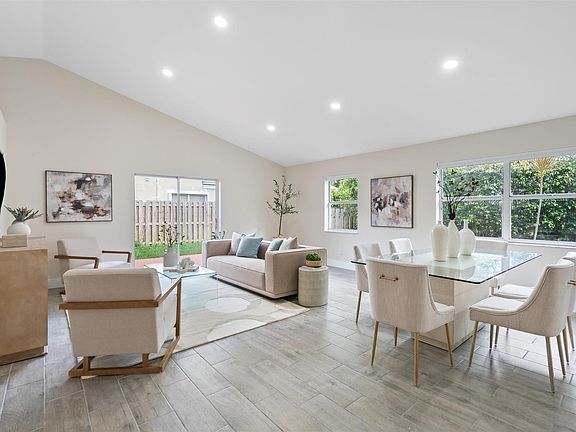 4th image of 8895 Woodside Court