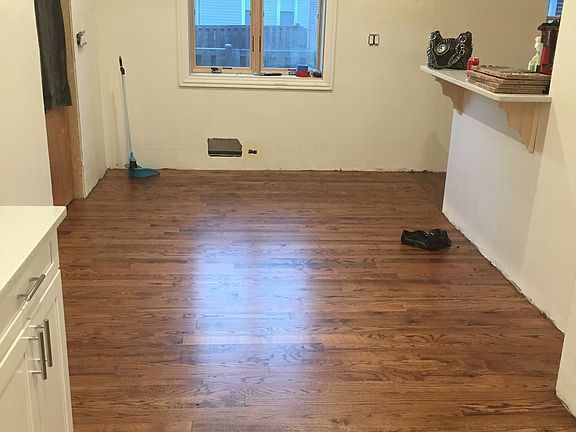 3rd image of 1054 Walter Ave