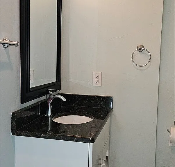 1626 Grace Ave — Photo 17