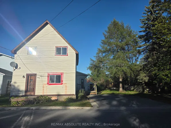 143 Park Ave, Carleton Place, ON K7C 2H2