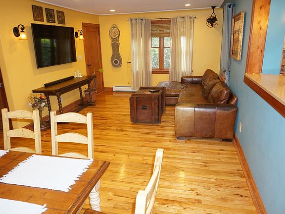 4th image of 112 Abbott Dr #1