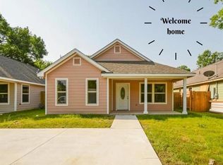 1010 4th St, Lockhart, TX 78644