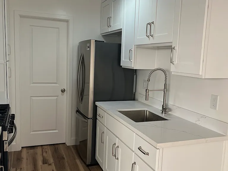 12 Greenwood Ln #1 — Photo 5