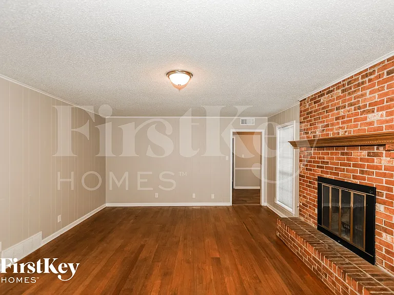 4769 S Milnor Dr — Photo 2