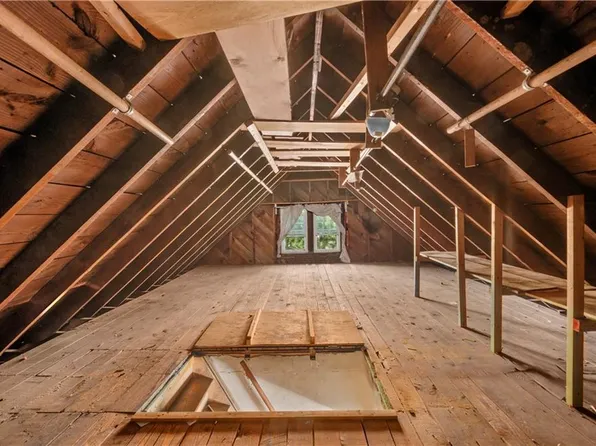 993 East 39th Street image 15 of 15