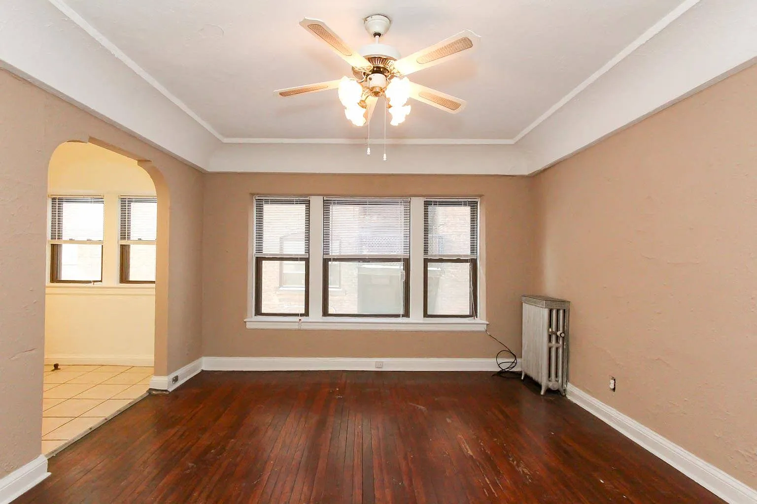 Manor Apartments — Photo 3