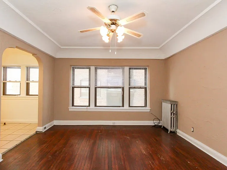 2753 Euclid Heights Blvd — Photo 3