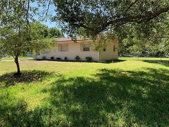 2nd image of 1549 SE Pear Dr