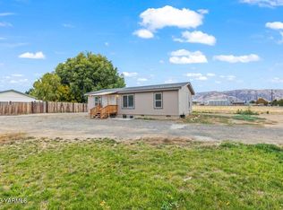 114 S Tieton Rd, Tieton, WA 98947