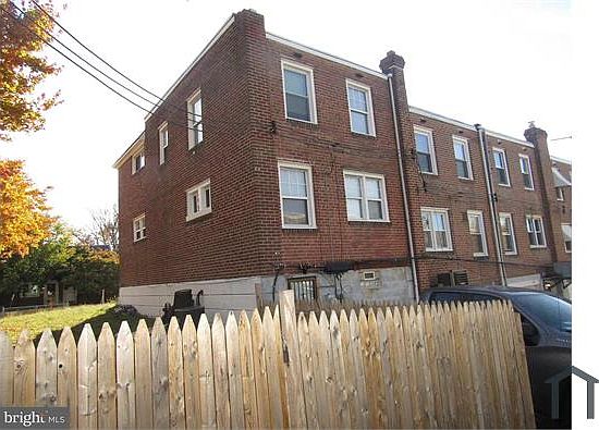 2nd image of 100 W 21st St