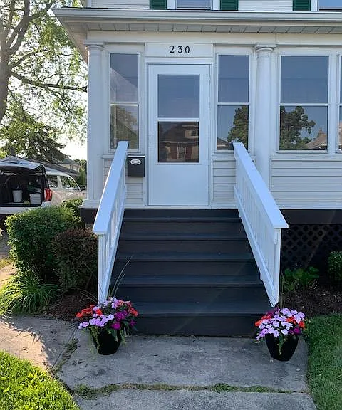 230 Riverview Ave — Photo 1